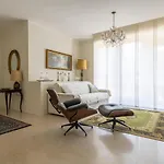 Casa Lazzarini Luxury Di Fronte Al Teatro Rossini *