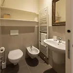 Casa Lazzarini Luxury Di Fronte Al Teatro Rossini *
