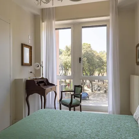 公寓 Casa Lazzarini Luxury Di Fronte Al Teatro Rossini