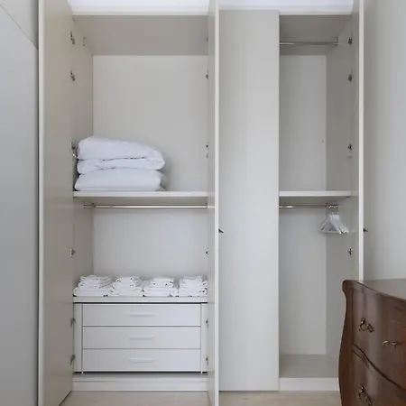 Appartement Casa Lazzarini Luxury Di Fronte Al Teatro Rossini