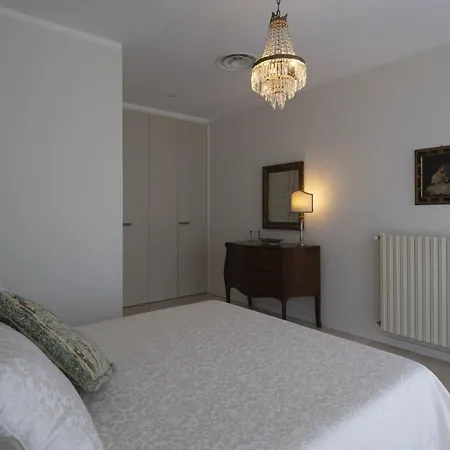 Casa Lazzarini Luxury Di Fronte Al Teatro Rossini *