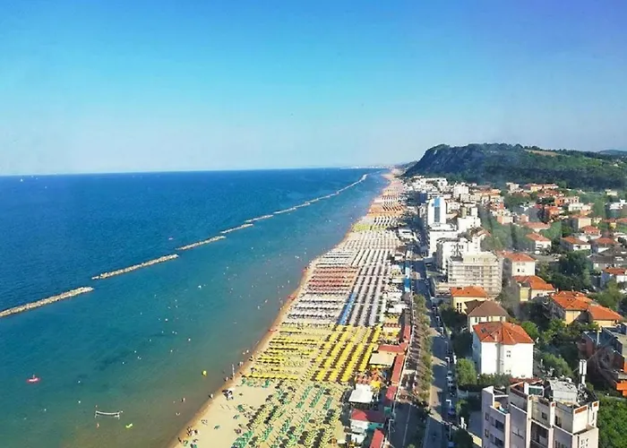 アパート Casa Lazzarini Luxury Di Fronte Al Teatro Rossini