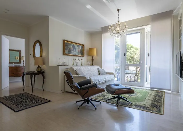 アパート Casa Lazzarini Luxury Di Fronte Al Teatro Rossini ペザロ