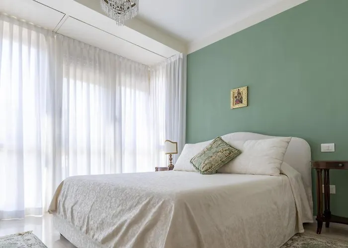 Casa Lazzarini Luxury Di Fronte Al Teatro Rossini アパート