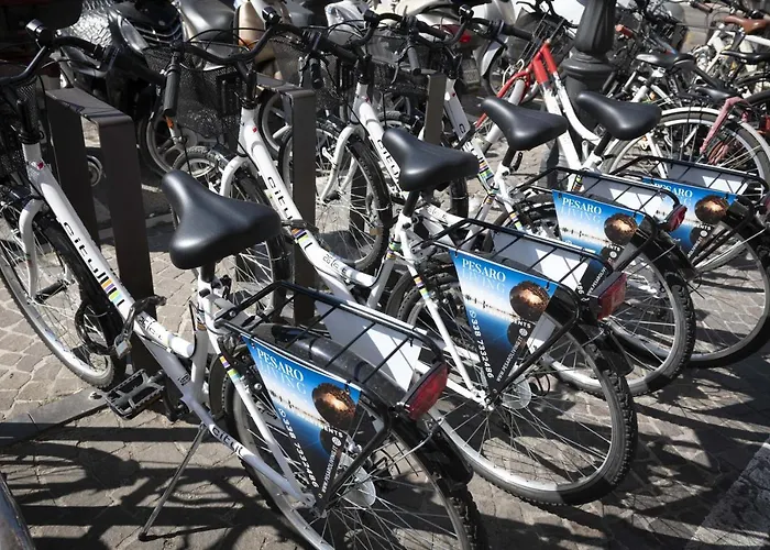 アパート Casa Lazzarini Luxury Di Fronte Al Teatro Rossini ペザロ